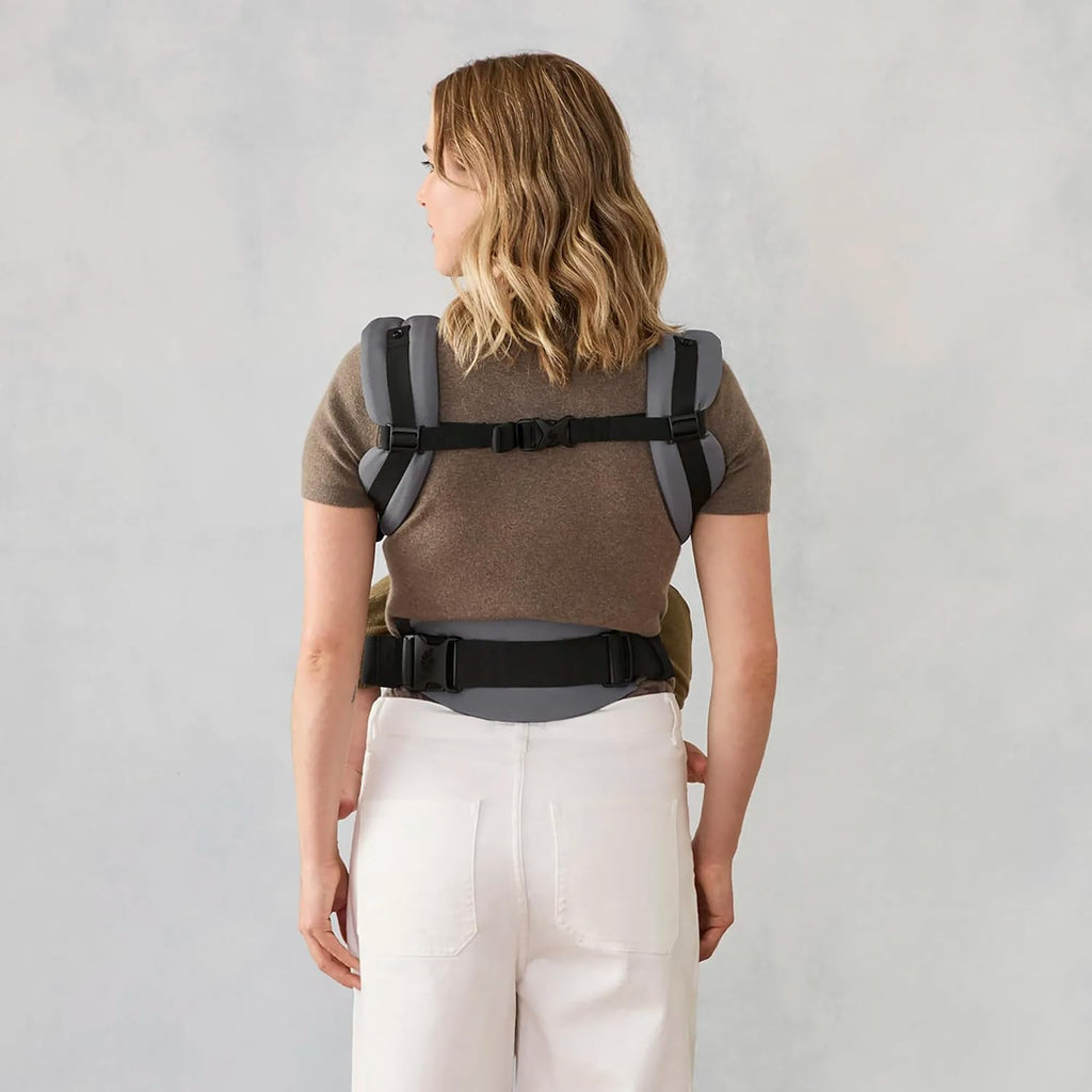 Ergobaby Omni Classic Baby Carrier for Newborn to Toddlers 0-48 Months (7-45 lbs) - 4-Position Breathable Mesh Baby Carrier with Ergonomic Support - Charcoal Grey