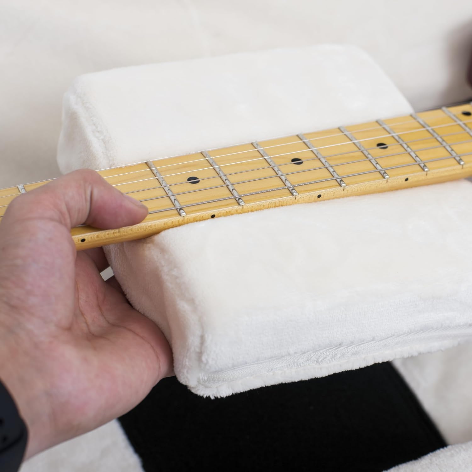 Gator Cases Pro-Go Series Ultimate Guitar Gig Bag, Fits Standard Electric Guitars (G-PG ELECTRIC)