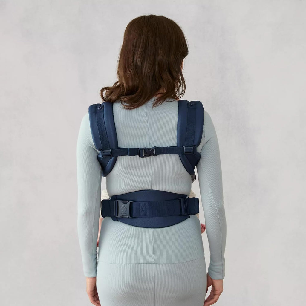 Ergobaby Omni Classic Baby Carrier for Newborn to Toddlers 0-48 Months (7-45 lbs) - 4-Position Breathable Mesh Baby Carrier with Ergonomic Support - One Size