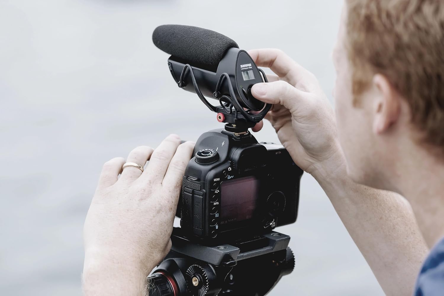 Shure VP83F LensHopper Camera-Mounted Condenser Shotgun Microphone with Integrated Digital Flash Recording - Windscreen, Superior RF Immunity, Backlit LCD, 5-Position Joystick, Rycote Lyre Shock Mount