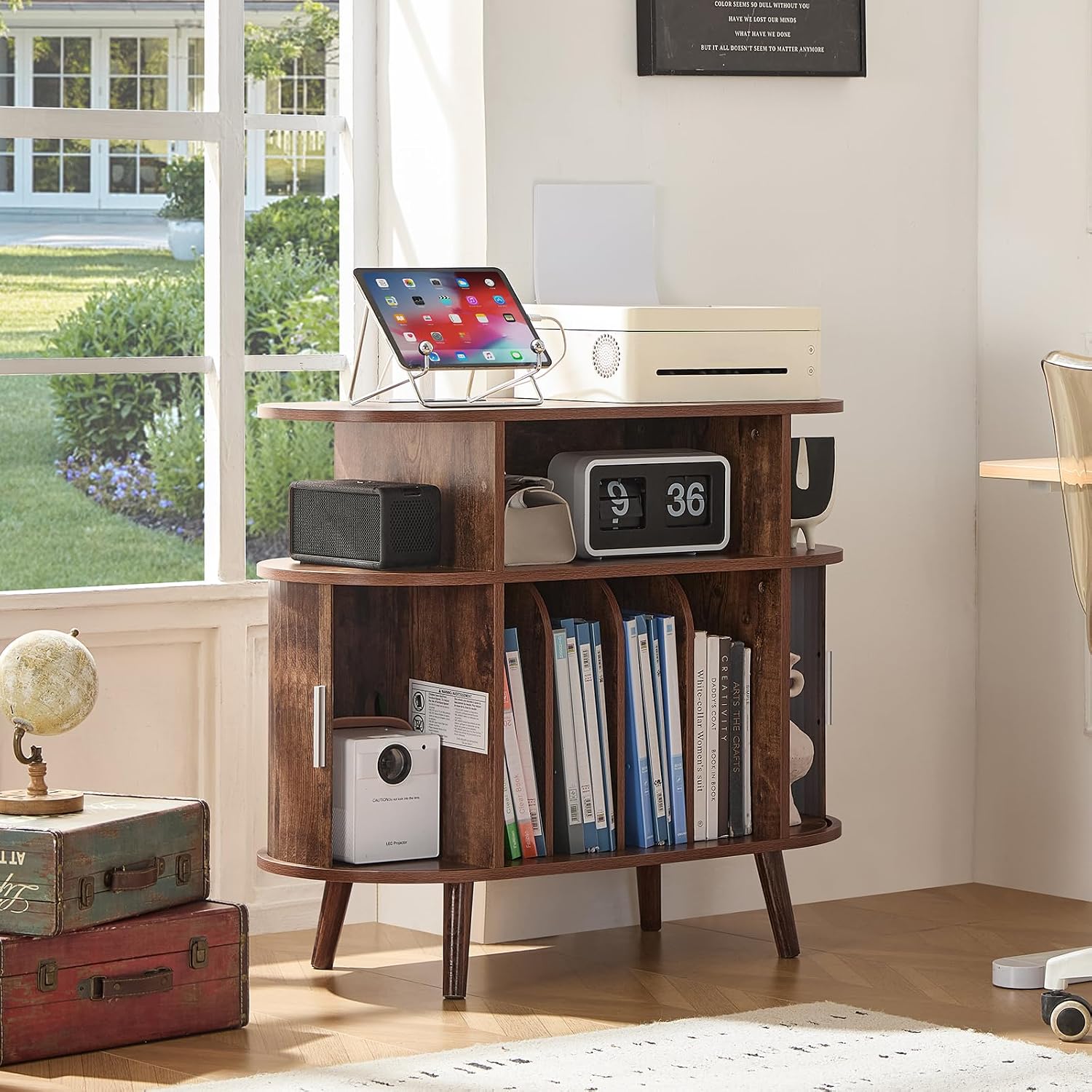 LELELINKY Small Round Record Player Stand with Charging Station & Fluted Panel, Brown Mid Century Modern Turntable Cabinet with Vinyl Storage, Arched Wood Record Player Table for Living Room