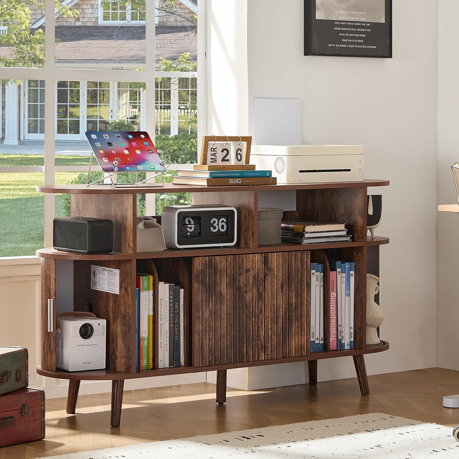 LELELINKY Large Round Record Player Stand with Charging Station & Fluted Panel, Brown Mid Century Modern Turntable Cabinet with Vinyl Storage, Arched Wood Record Player Table for Living Room