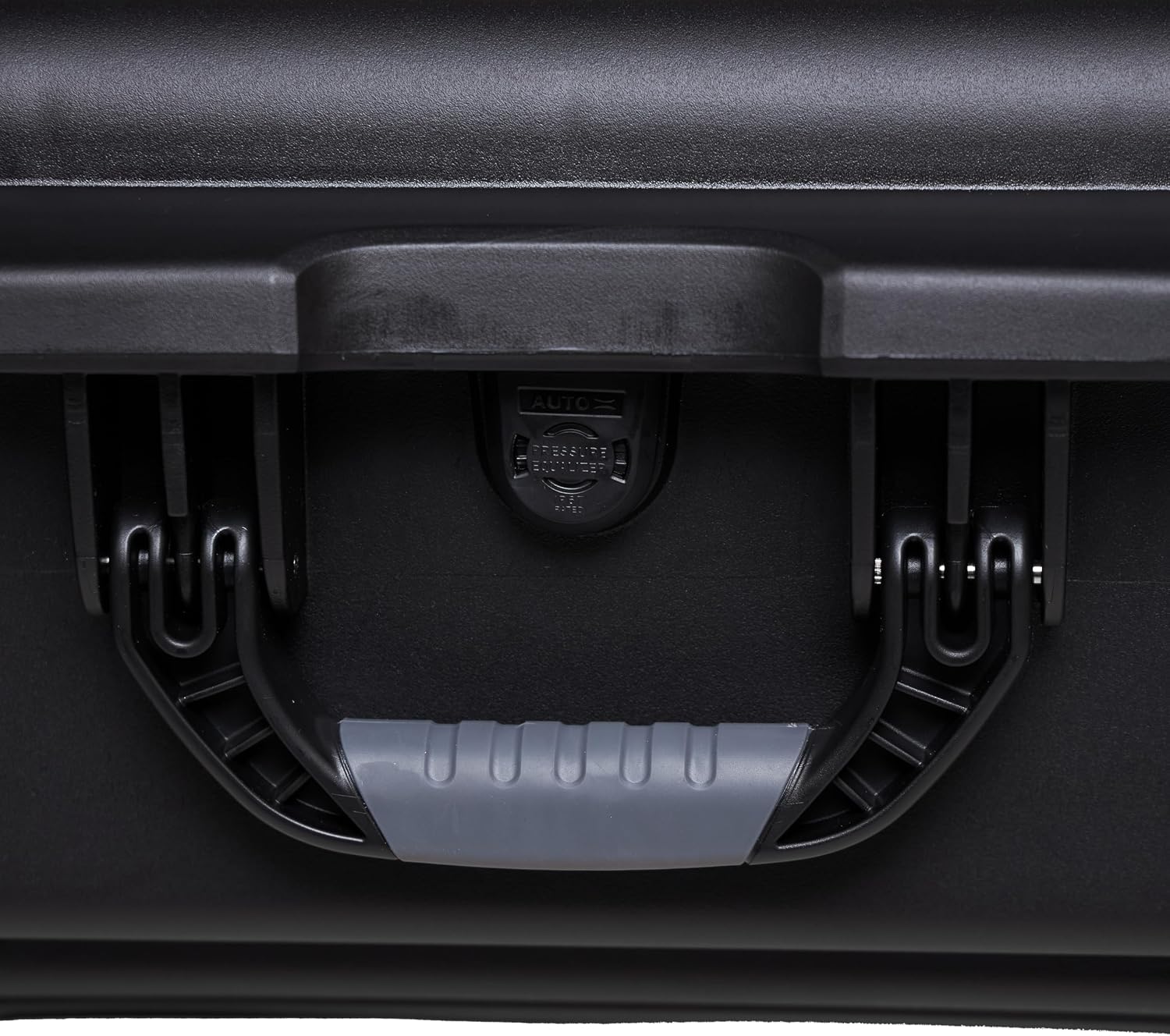 Gator Cases Titan Series Waterproof Utility/Equipment Case with Divider Insert, 20.5' x 11.3' x 7.5' (GU-2011-07-WPDV)