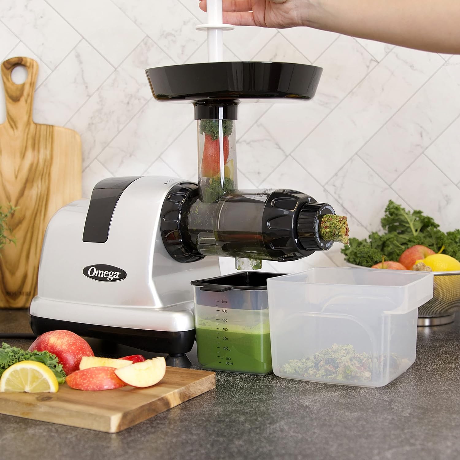 Omega Cold Press Juicer Machine, Vegetable and Fruit Juice Extractor and Nutrition System Makes Nut Milks Baby Food and Sorbets, Triple-Stage 80-RPM Slow Masticating Juicer, 200-Watts, Gray