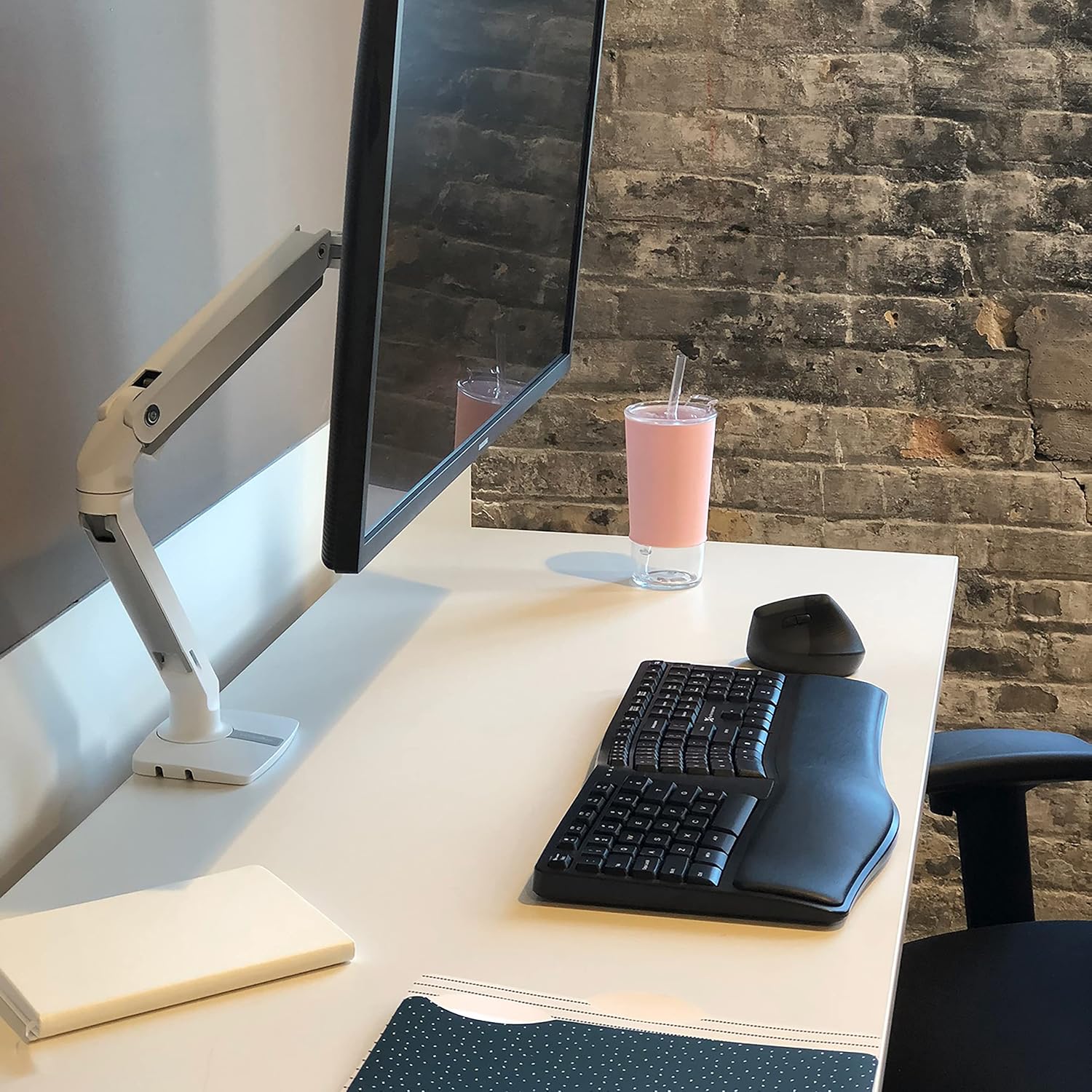 Ergotron – MXV Single Monitor Arm, VESA Desk Mount – for Monitors Up to 34 Inches, 7 to 20 lbs – White