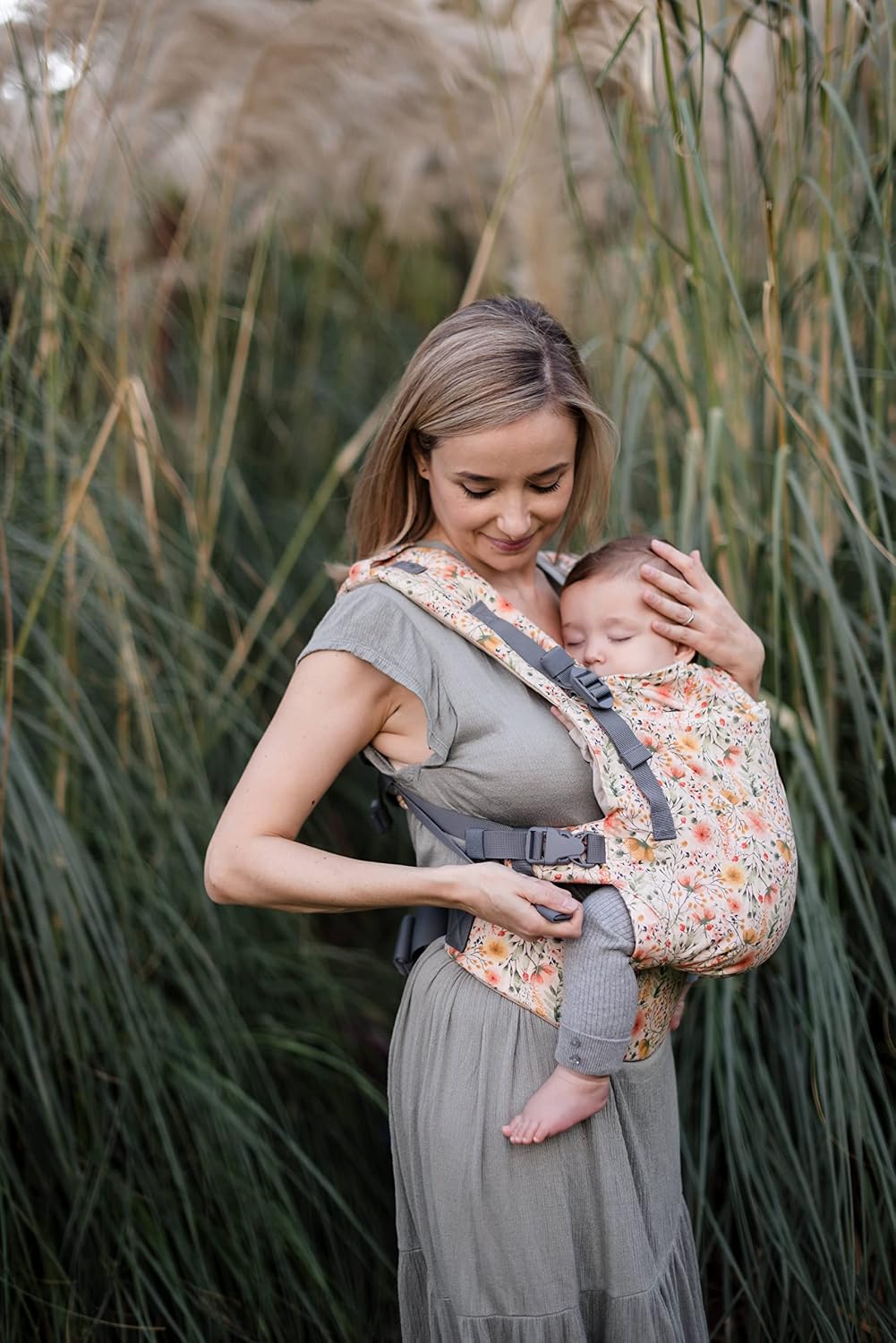 Boba X Baby Carrier - Adjustable Infant Carrier for Newborn to Toddler, Front and Backpack Babywearing 7 to 45 lbs, Ergonomic Baby Carrier with Crossable Straps and Padded Shoulders (Blossom)