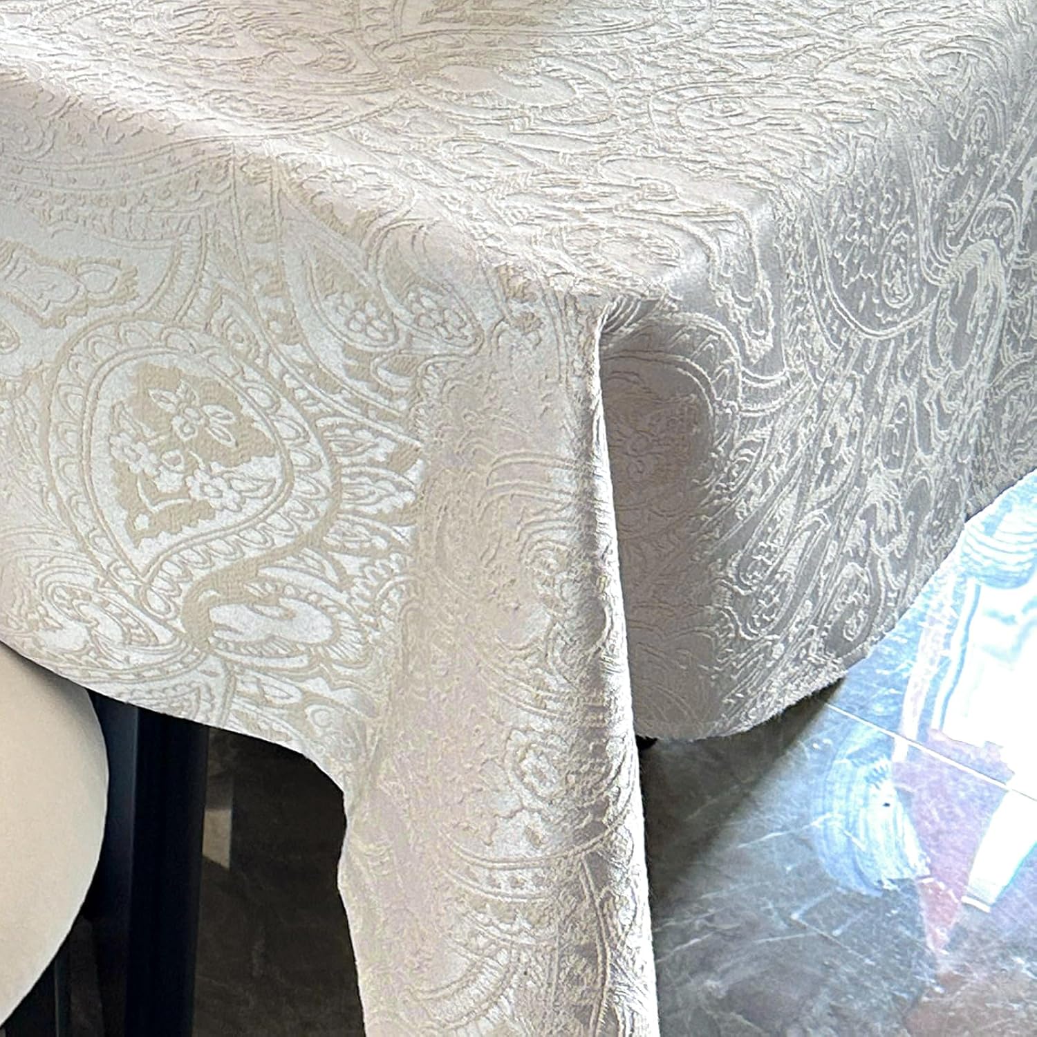 Jacquard Rectangle Tablecloth, Floral Design Thick Kitchen Dining Table Cloth, Waterproof Wrinkle Free Decorative Fabric Table Cover for Outdoor and Indoor, 132x60 Inch Milky White