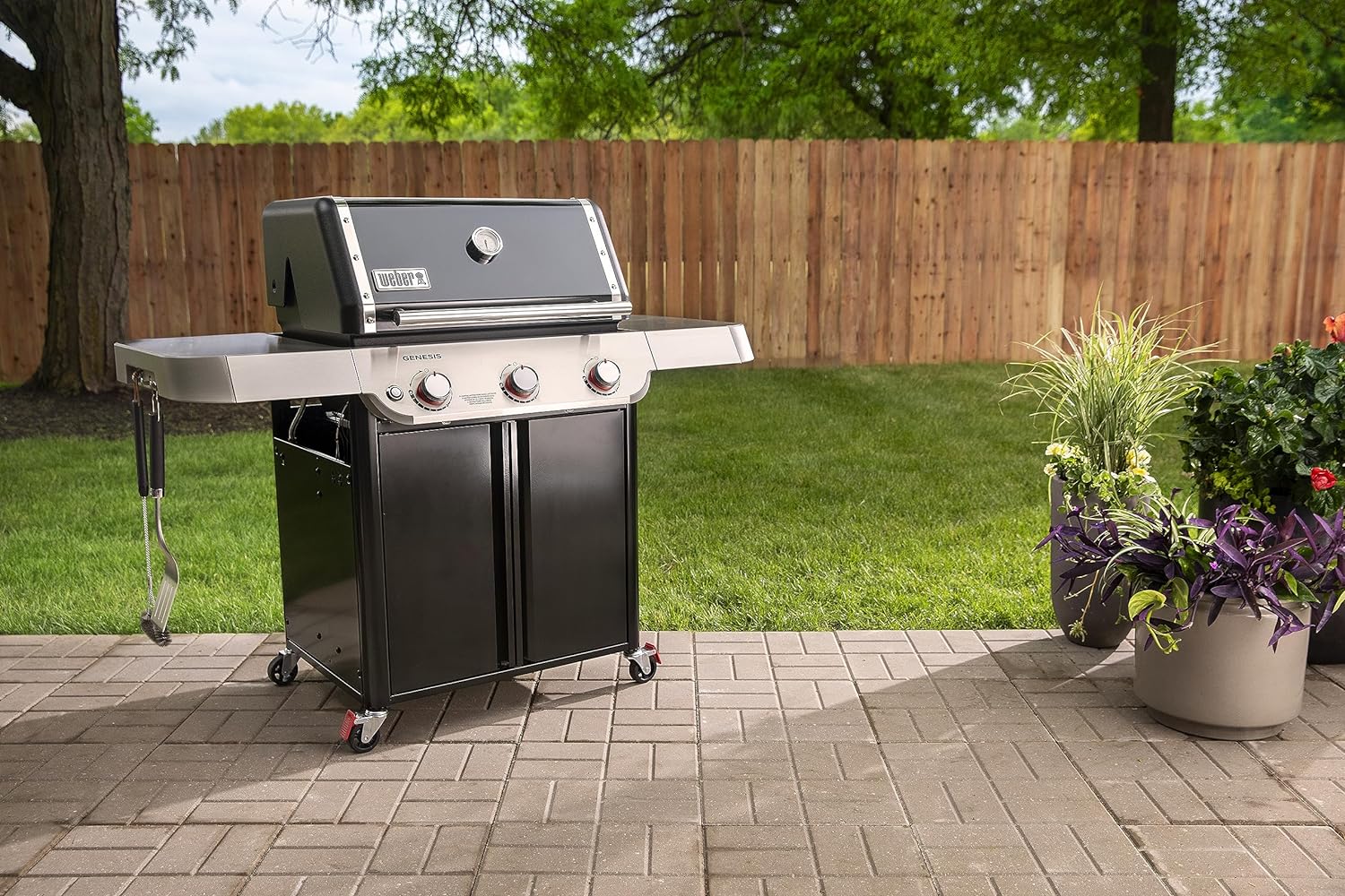 Weber Genesis E-315 Natural Gas Grill for Outdoor Cooking, 3 Burners, Black – Porcelain-Enameled, Cast-Iron Grates, PureBlu Burners