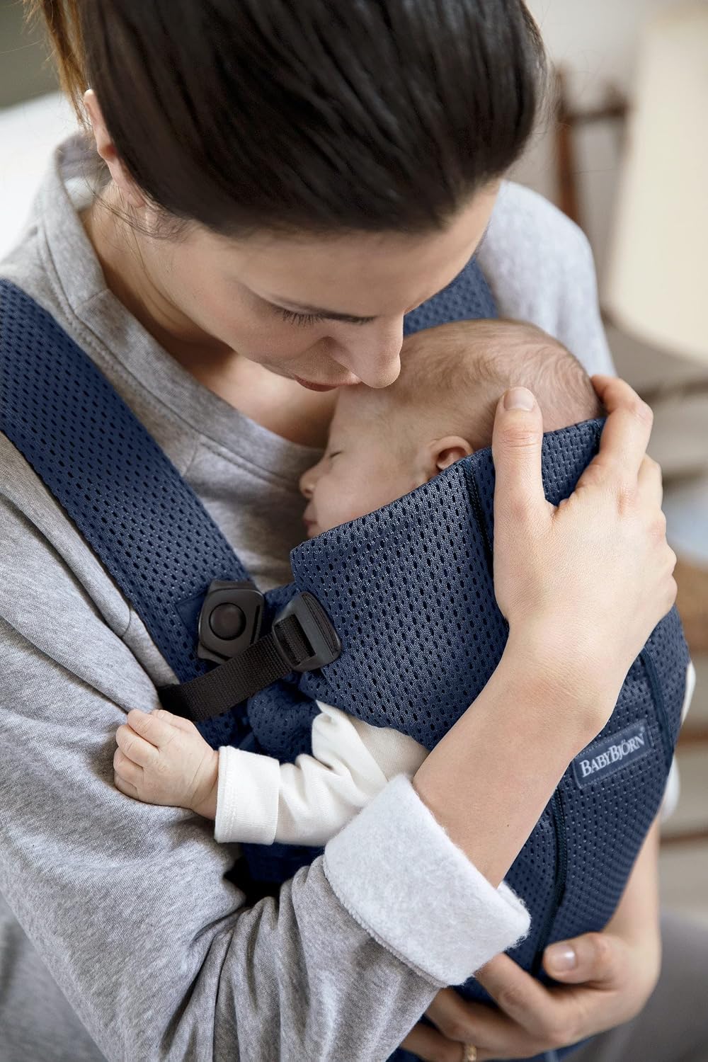 BabyBjörn Baby Carrier Mini,Navy Blue, 3D Mesh | Newborn Carrier (7-15 lbs), Ergonomic, Easy-to-Use