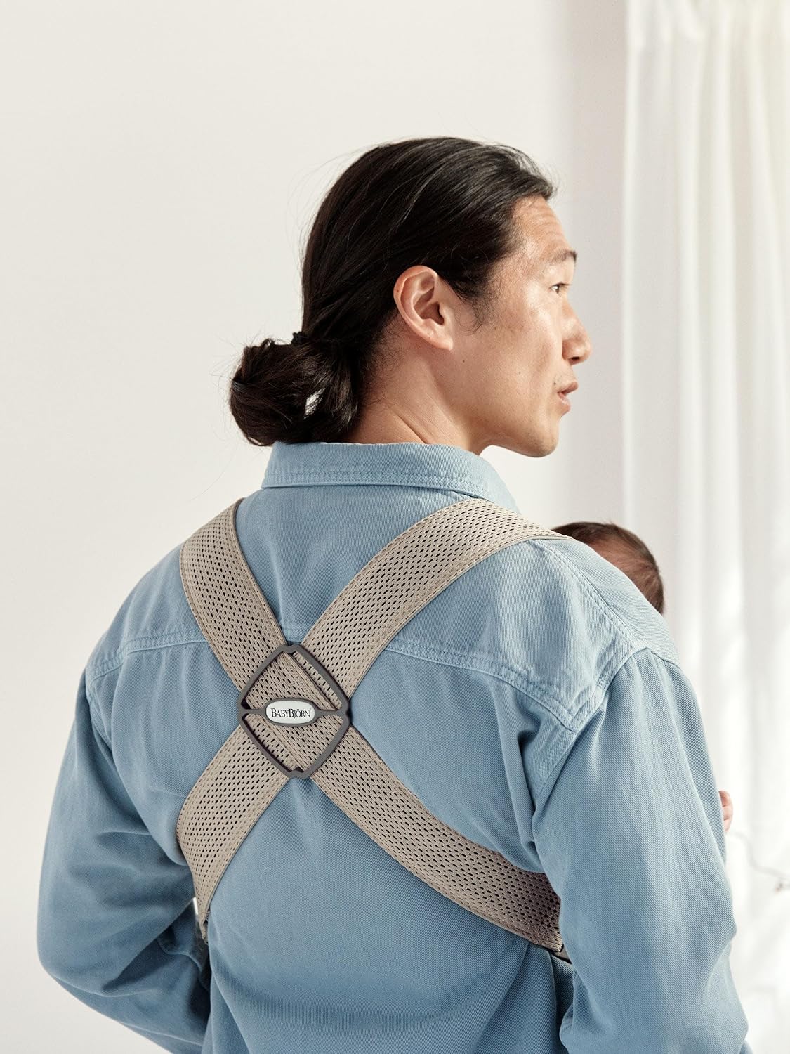 BabyBjörn Baby Carrier Mini, Gray Beige, 3D Mesh Newborn Carrier (7-25 lbs), Ergonomic, Easy-to-Use