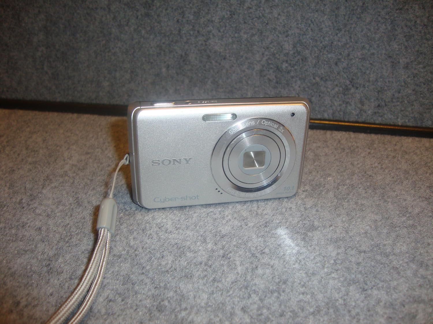 Sony Cyber-shot DSC-W180 10.1MP Digital Camera with 3x SteadyShot Stabilized Zoom and 2.7-inch LCD (Silver)